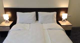 Гостиница НАШ Отель Чаплыгин Стандартный двухместный номер с 1 кроватью или 2 отдельными кроватями-4